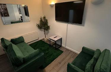 Spacious City Centre 2-Bedroom Apartment by StaySavvy Accommodation - Foto 30