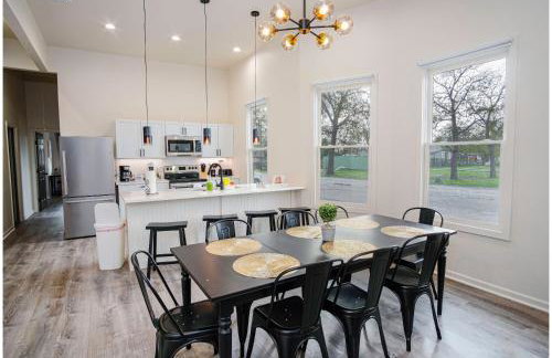 Magnificent 4BR Near Famous Riverwalk and Downtown - Foto 12