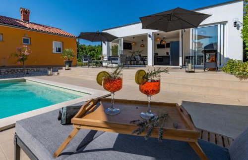 Villa Noa's Pool House, a modern and luxurious villa near the sea - Foto 44