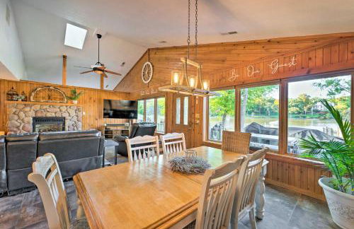 Boat Dock and Backyard Rock River Retreat - Foto 3