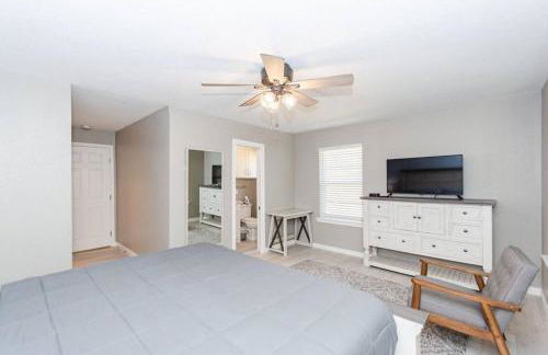 Bay Breeze Escape - 3BR Home with Game Room, Huge Backyard, Patio & Minutes from Boardwalk - Foto 21