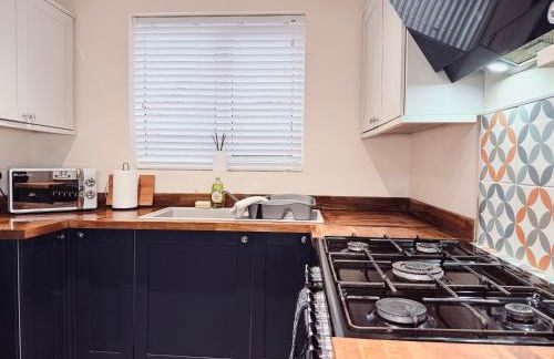 3BR Contractors Stay in Ammanford with Parking and Wi-Fi - Foto 23
