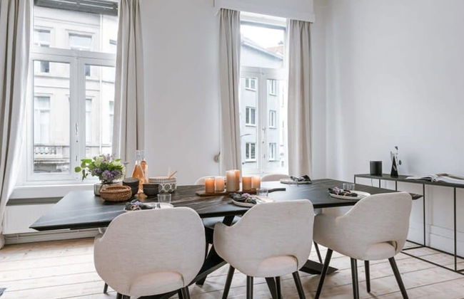 Charming House in the City of Antwerp With Parking - Foto 18