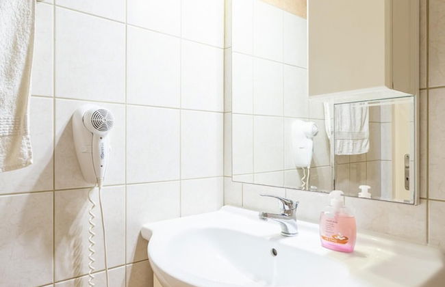 Villa Cherry Large Private Pool Walk to Beach Sea Views A C Wifi Car Not Required - 2180 - Foto 33