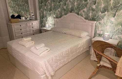 1ªLínea-50m de playa-Reformado-BBQ privada-Vistas al mar-3 terrazas - Foto 14