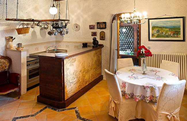 Cottage in Italy With Alpine Fireplace - Foto 20