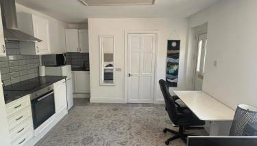 Private Studio Flat in Harrow - Photo 3, wardrobe