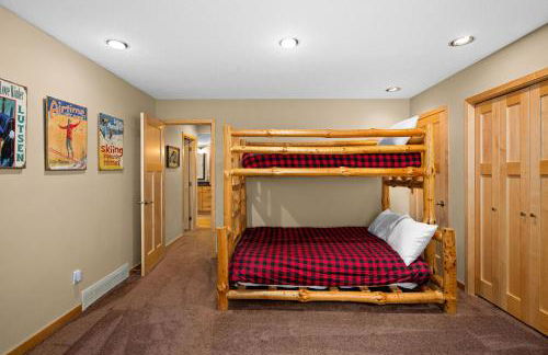Gorgeous Executive Lutsen Townhome - Ski-in Ski-out, Pool, Hot Tub, Hiking, Biking, campfires and more! - Foto 26