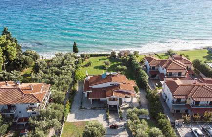 Azure Coast Seafront Retreat - Foto 1