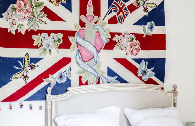 Exquisite Designers Abode - Photo 11