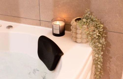 Love Life Room-Jacuzzi-Netflix-Accès-24/7-Privé - Foto 39