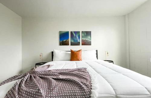 Sleepover Downtown Cincinnati 1BD 1BA Apartments - Photo 43