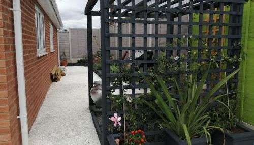 Self contained annexe - Photo 3