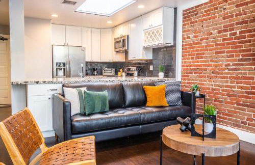 Gaslamp 2BR Upscale Queen Beds with Smart TV - Foto 11