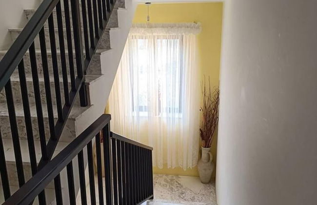 Peaceful Haven With Stunning Views Close to sea - Foto 25