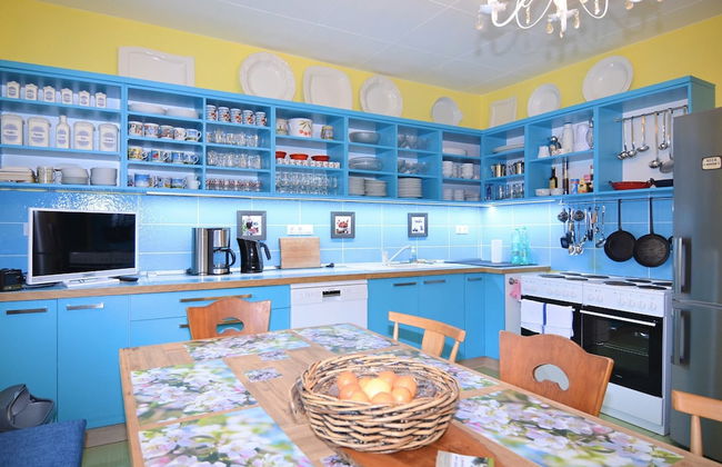 Spacious Villa near Forest in Buchet - Photo 11