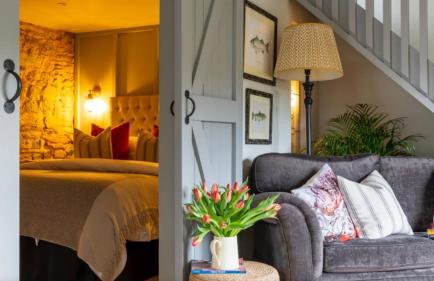 Riverside Retreat - Photo 2