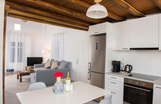 Glamorous 2BR Villa in Ornos w Sea View - Foto 8