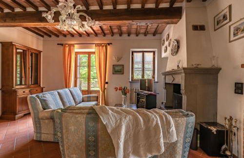 Experience the charm of Tenuta Le Caselle, a cozy farmhouse surrounded by nature and comfort! - Foto 7