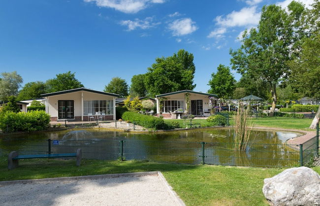 Modern Chalet With a Fireplace in a Holiday Park - Foto 65
