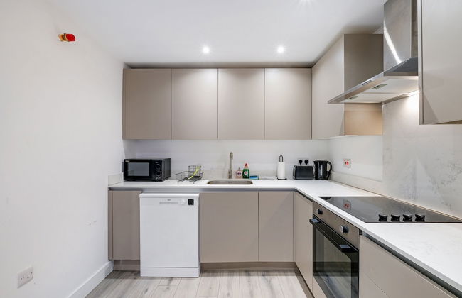 Modern 1 Bedroom Apartment - Camberley - Foto 25