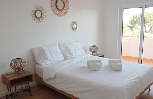 Vivenda Geminada com piscina a 10 minutos a pé da praia, by QoZzy - Foto 18