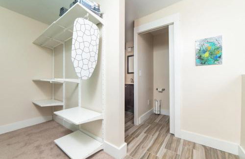 Walk to Acrisure - Parking - Location - GroupStay - Foto 5