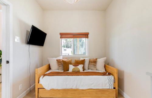 Walk to Beach! Patio, Rooftop, Yard, BBQ! Downtown Huntington - Photo 14