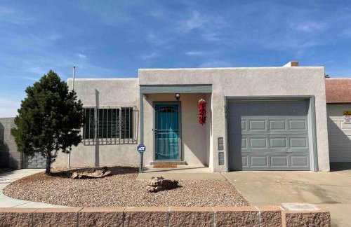 Comfy, contemporary quiet retreat vacation home with views - Foto 1