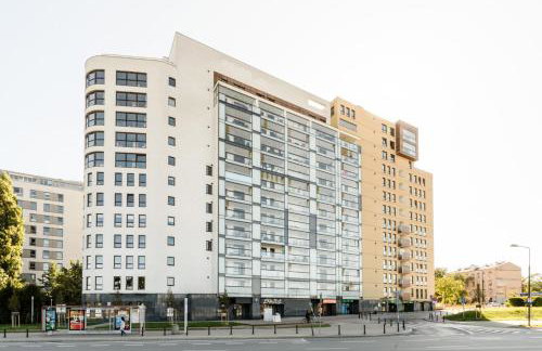 West Side Apartment - Photo 20