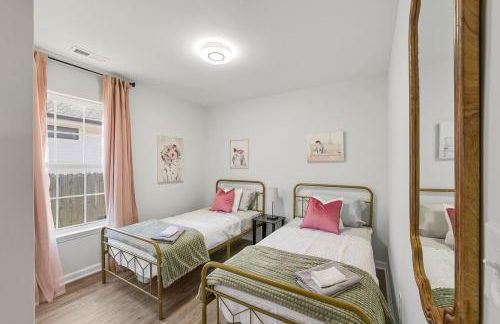 Renovated bungalow in DT Raleigh w firepit & king bed - Foto 10