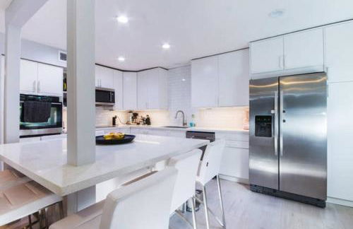 Family 4BR Home 15 min to Disneyland & Beach - Foto 2