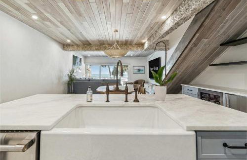 Beachfront Bliss - Outdoor Pool - Sleeps 10 - Foto 24