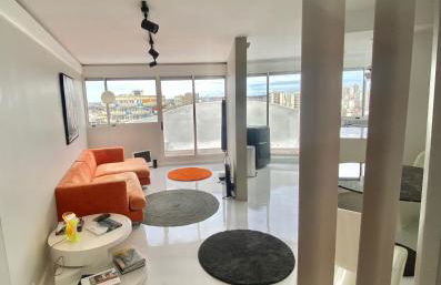 14eme et der étage "Arty" avec 2 chambres et vue panoramique ! - Foto 1