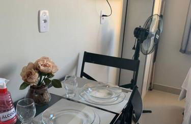 Kitnet302 centro com linda vista da janela e tv smart - Foto 11