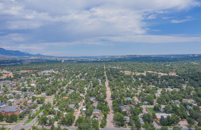 Downtown 1900 Classic 3 Bedroom Value - Photo 23