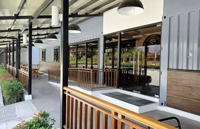 Aurora Villas and Cabin Resort - Photo 32