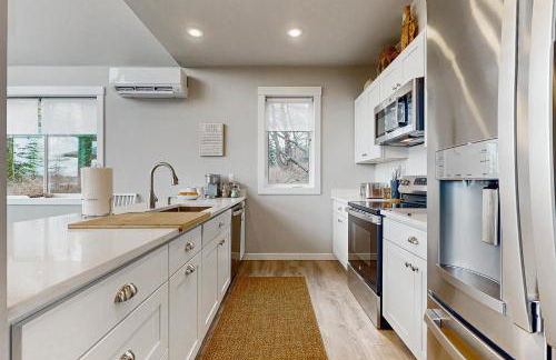 Hot Tub and Mtn Views Lummi Island Home Near Beach - Foto 15