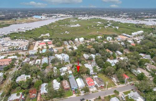 Coco's Cozy Cabana - Hot Tub Walk to Downtown - Foto 36