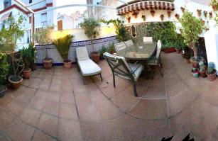 Maravilloso apartamento céntrico de 70m2, jardín propio 40m2 con piscina para niños y parking opcional - Foto 24