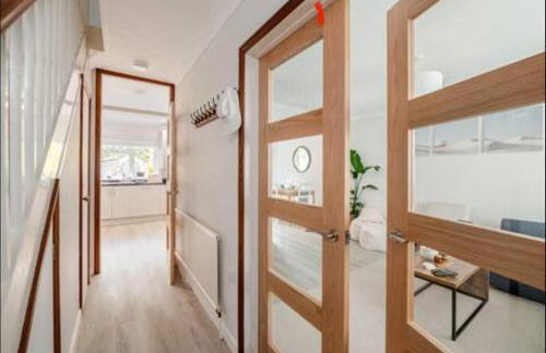 Modern Coastal Retreat, HotTub, Fire Pit, Pets welcome - Photo 30