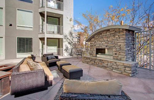 Luxury Condo in the Library Square District - Foto 25