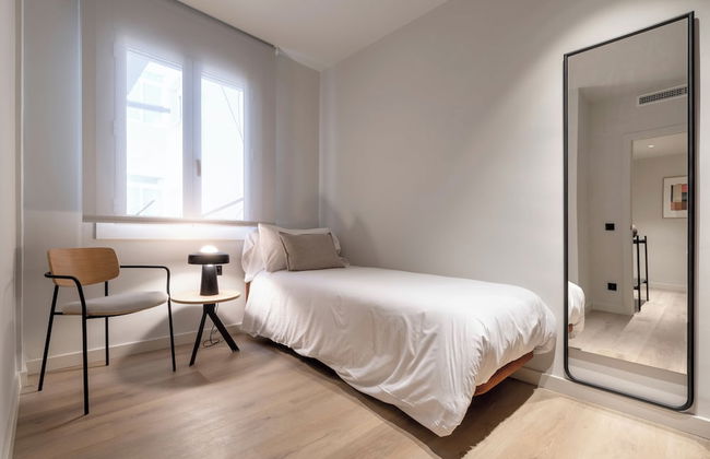 Arrivo Apartments - Photo 2