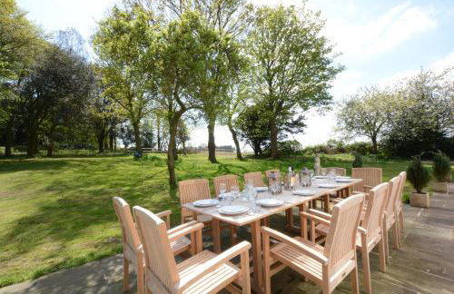 Henstead Hall - Photo 15