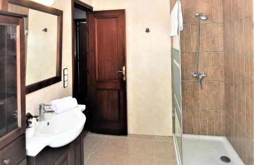 Villa LAS ENCINAS-en el pueblo de Esporles- Mallorca - Photo 4