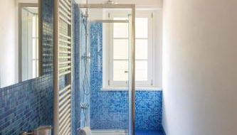 Double Private Parking, 2 Bedrooms & 2 Bathrooms - Elegant Apartment in Old Town - Foto 3, Shower