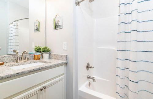 Elegant Cades Cove Condo with Community Pool - Foto 25