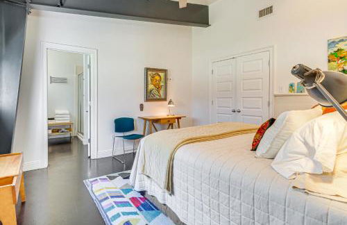 Porch with Swing and Kayaks Rural Mississippi Retreat - Foto 13