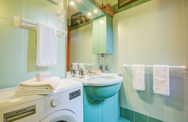 La Torre In The Center Of Town - Photo 14