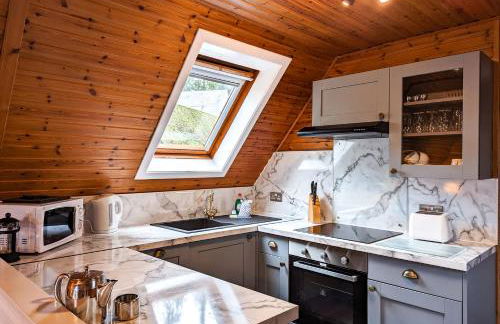 Macha 3 - Hot Tub-Perth-Pets-Family-Luxury-Cabin - Photo 5